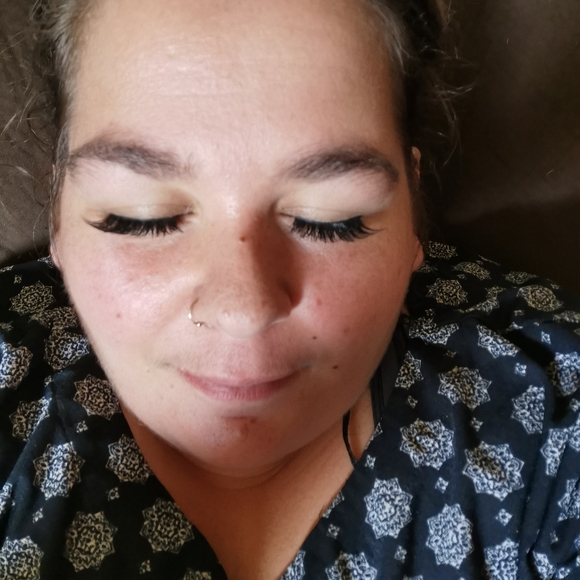 Meet your Posher, Dawna - Picture 1 of 1